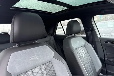 KR25XBV Volkswagen T-Roc 2.0 TDI 150 EVO R-Line 5dr DSG**PAN ROOF + REVESING CAMERA + 18' NEVADA ALL Thumbnail #25