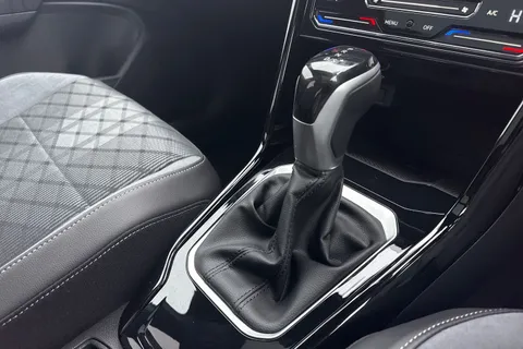 KR25XBV Volkswagen T-Roc 2.0 TDI 150 EVO R-Line 5dr DSG**PAN ROOF + REVESING CAMERA + 18' NEVADA ALL Thumbnail #40