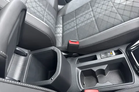 KR25XBV Volkswagen T-Roc 2.0 TDI 150 EVO R-Line 5dr DSG**PAN ROOF + REVESING CAMERA + 18' NEVADA ALL Thumbnail #41