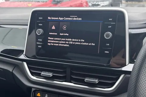 KR25XBV Volkswagen T-Roc 2.0 TDI 150 EVO R-Line 5dr DSG**PAN ROOF + REVESING CAMERA + 18' NEVADA ALL Thumbnail #43