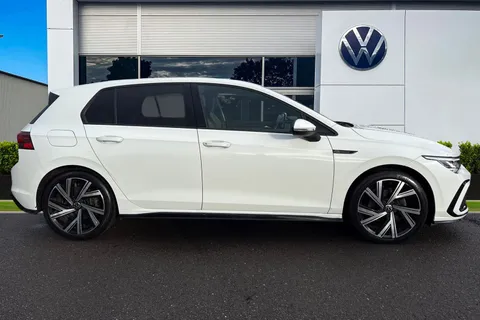 KS70UOC Volkswagen Golf 2.0 TDI 150 R-Line 5dr DSG ⭐18' Bergamo alloys, Winter pack, Rear view came Thumbnail #4