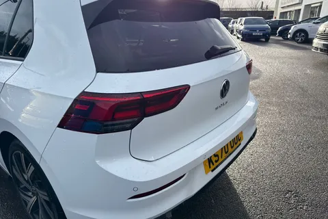 KS70UOC Volkswagen Golf 2.0 TDI 150 R-Line 5dr DSG ⭐18' Bergamo alloys, Winter pack, Rear view came Thumbnail #8