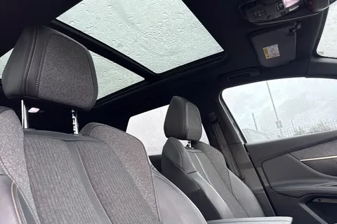 DC19CWM PEUGEOT 3008 1.2 PureTech GT Line Euro 6 (s/s) 5dr Thumbnail #25