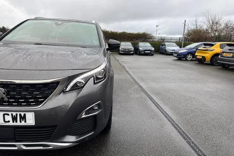 DC19CWM PEUGEOT 3008 1.2 PureTech GT Line Euro 6 (s/s) 5dr Thumbnail #27