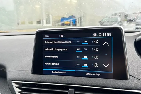 DC19CWM PEUGEOT 3008 1.2 PureTech GT Line Euro 6 (s/s) 5dr Thumbnail #54