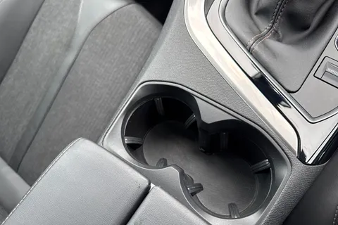 DC19CWM PEUGEOT 3008 1.2 PureTech GT Line Euro 6 (s/s) 5dr Thumbnail #62