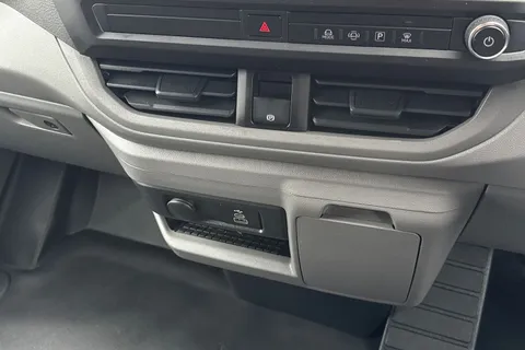 YS25JXN Volkswagen Transporter 2.0 TDI 150 Commerce Pro Van Auto Thumbnail #20