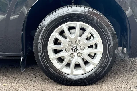 YS25JXN Volkswagen Transporter 2.0 TDI 150 Commerce Pro Van Auto Thumbnail #22