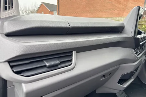 YS25JXN Volkswagen Transporter 2.0 TDI 150 Commerce Pro Van Auto Thumbnail #27