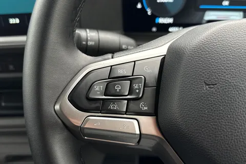 YS25JXN Volkswagen Transporter 2.0 TDI 150 Commerce Pro Van Auto Thumbnail #28