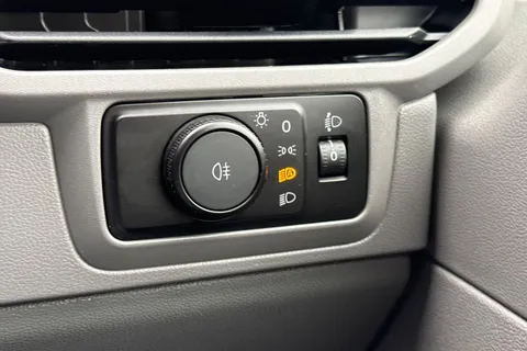 YS25JXN Volkswagen Transporter 2.0 TDI 150 Commerce Pro Van Auto Thumbnail #35