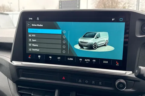 YS25JXN Volkswagen Transporter 2.0 TDI 150 Commerce Pro Van Auto Thumbnail #36