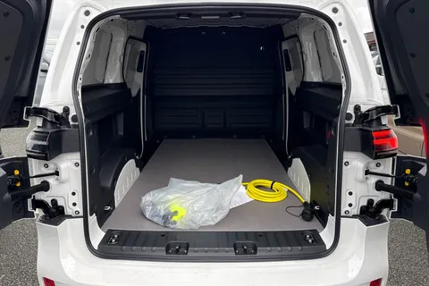 CX75RUC Volkswagen Id. Buzz Cargo Pro 79kWh Commerce Panel Van 5dr Electric Auto 4Motion (340 ps) Thumbnail #7