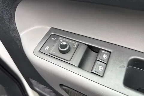 CX75RUC Volkswagen Id. Buzz Cargo Pro 79kWh Commerce Panel Van 5dr Electric Auto 4Motion (340 ps) Thumbnail #21