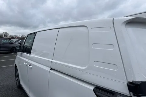 CX75RUC Volkswagen Id. Buzz Cargo Pro 79kWh Commerce Panel Van 5dr Electric Auto 4Motion (340 ps) Thumbnail #28