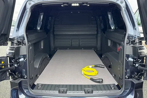 CX26JZE Volkswagen Id. Buzz Cargo Pro 79kWh Commerce Panel Van 5dr Electric Auto (286 ps) Thumbnail #7