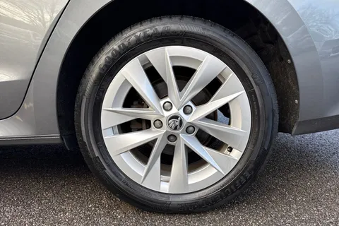 CY73FEF Škoda Octavia 1.4 TSI iV 13kWh SE L DSG Euro 6 (s/s) 5dr Thumbnail #8