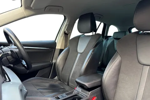 CY73FEF Škoda Octavia 1.4 TSI iV 13kWh SE L DSG Euro 6 (s/s) 5dr Thumbnail #12