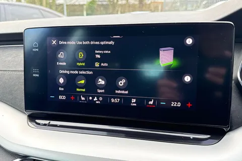 CY73FEF Škoda Octavia 1.4 TSI iV 13kWh SE L DSG Euro 6 (s/s) 5dr Thumbnail #44