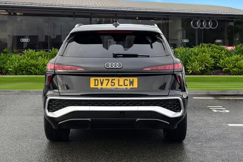 DV75LCW Audi Q3 SUV S line e-hybrid  272 PS S tronic Thumbnail #5