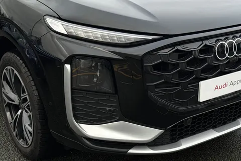 DV75LCW Audi Q3 SUV S line e-hybrid  272 PS S tronic Thumbnail #9