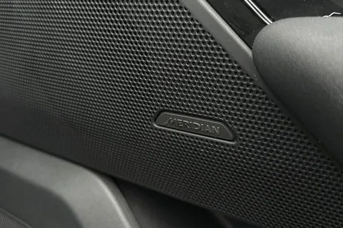 KT24WLJ Land Rover Range Rover Velar 2.0 D200 Dynamic SE 5dr Thumbnail #26