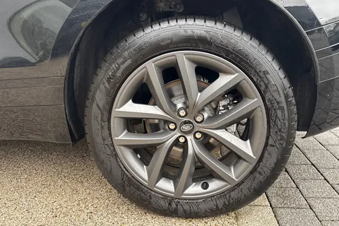 KT24WLJ Land Rover Range Rover Velar 2.0 D200 Dynamic SE 5dr Thumbnail #42