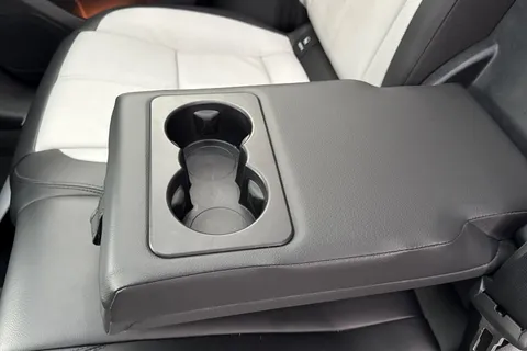 KT24WLJ Land Rover Range Rover Velar 2.0 D200 Dynamic SE 5dr Thumbnail #46