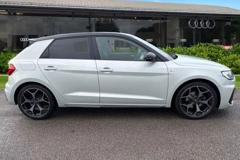 DE25KWT Audi A1 Black Edition 30 TFSI  116 PS 6-speed Thumbnail #4