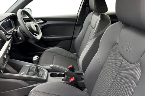 DE25KWT Audi A1 Black Edition 30 TFSI  116 PS 6-speed Thumbnail #11