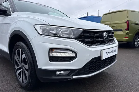 CU71LWM Volkswagen T-Roc 1.5 TSI EVO Active 5dr Thumbnail #10
