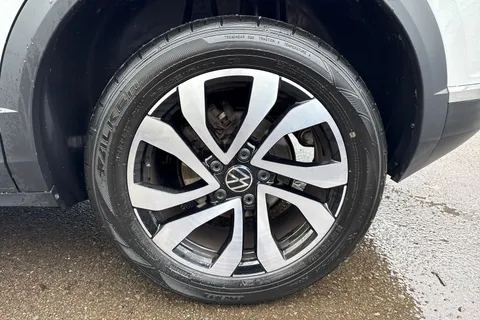 CU71LWM Volkswagen T-Roc 1.5 TSI EVO Active 5dr Thumbnail #12