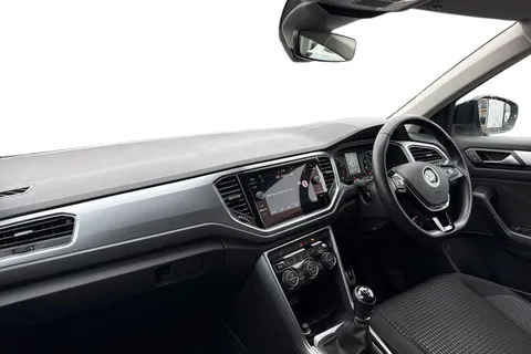 CU71LWM Volkswagen T-Roc 1.5 TSI EVO Active 5dr Thumbnail #16