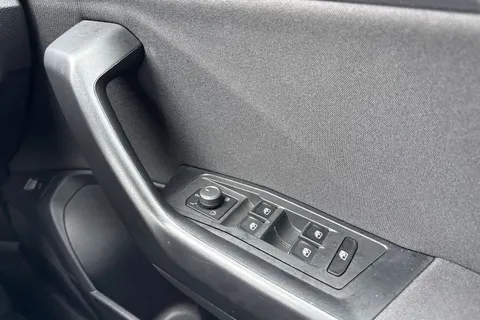 CU71LWM Volkswagen T-Roc 1.5 TSI EVO Active 5dr Thumbnail #22