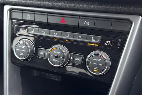 CU71LWM Volkswagen T-Roc 1.5 TSI EVO Active 5dr Thumbnail #23