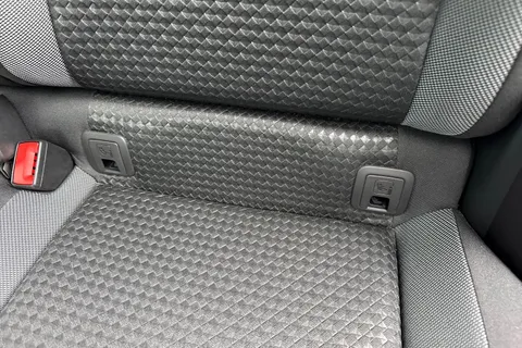 CU71LWM Volkswagen T-Roc 1.5 TSI EVO Active 5dr Thumbnail #37