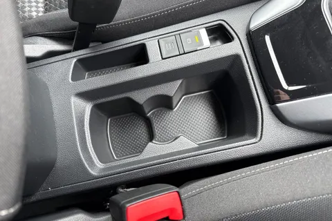 CU71LWM Volkswagen T-Roc 1.5 TSI EVO Active 5dr Thumbnail #43