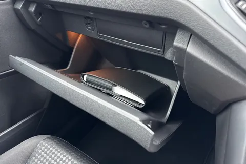 CU71LWM Volkswagen T-Roc 1.5 TSI EVO Active 5dr Thumbnail #45