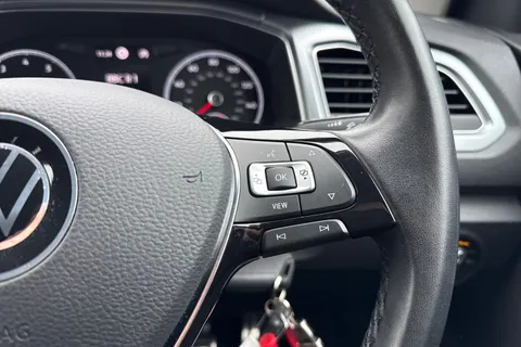 CU71LWM Volkswagen T-Roc 1.5 TSI EVO Active 5dr Thumbnail #48