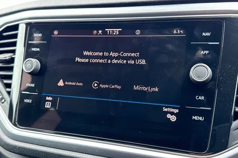 CU71LWM Volkswagen T-Roc 1.5 TSI EVO Active 5dr Thumbnail #53