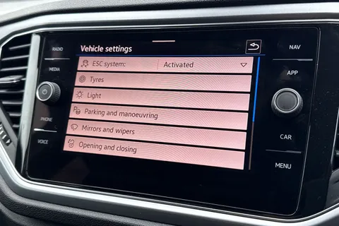 CU71LWM Volkswagen T-Roc 1.5 TSI EVO Active 5dr Thumbnail #55