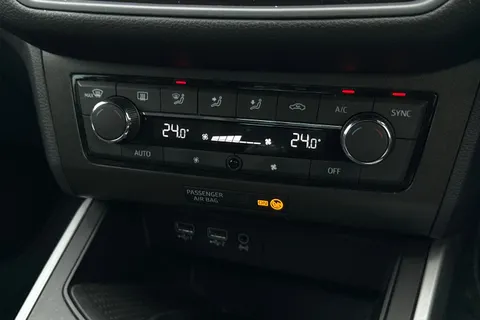 DK19YWT SEAT Arona 1.6 TDI FR Euro 6 (s/s) 5dr Thumbnail #22