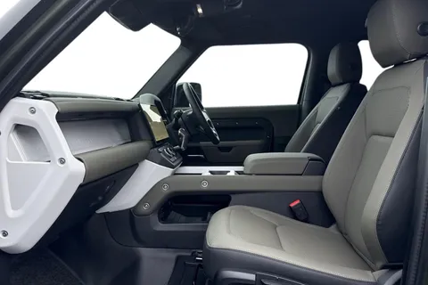 DP75UWN Land Rover Defender 90 3.0 D250 90 S 3dr Thumbnail #4