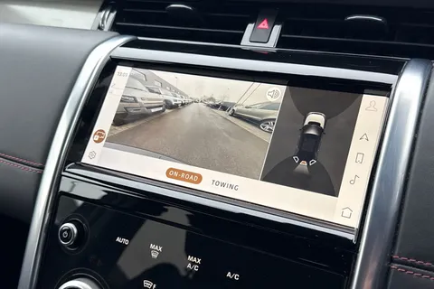 13 of 50 for Land Rover Discovery Sport 2.0 D200 R-Dynamic HSE 5dr