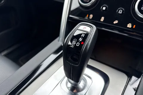 14 of 50 for Land Rover Discovery Sport 2.0 D200 R-Dynamic HSE 5dr