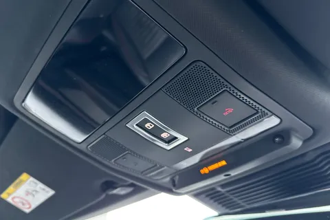 24 of 50 for Land Rover Discovery Sport 2.0 D200 R-Dynamic HSE 5dr