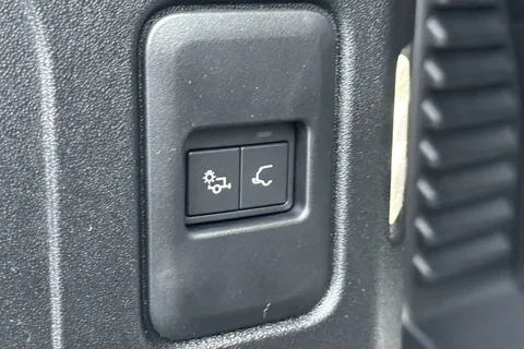 DP75UWN Land Rover Defender 90 3.0 D250 90 S 3dr Thumbnail #28