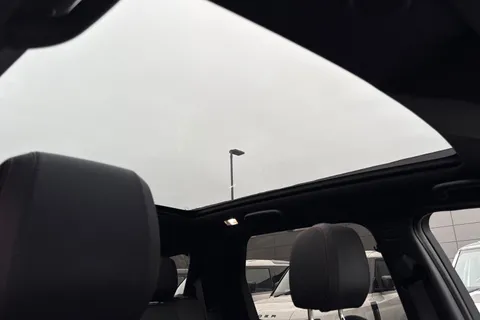 33 of 50 for Land Rover Discovery Sport 2.0 D200 R-Dynamic HSE 5dr