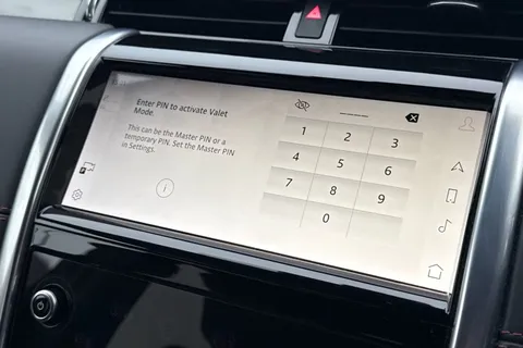 38 of 50 for Land Rover Discovery Sport 2.0 D200 R-Dynamic HSE 5dr