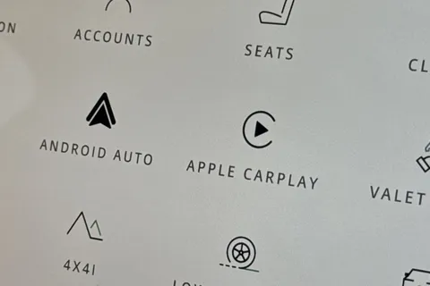 DP75UWN Land Rover Defender 90 3.0 D250 90 S 3dr Thumbnail #37